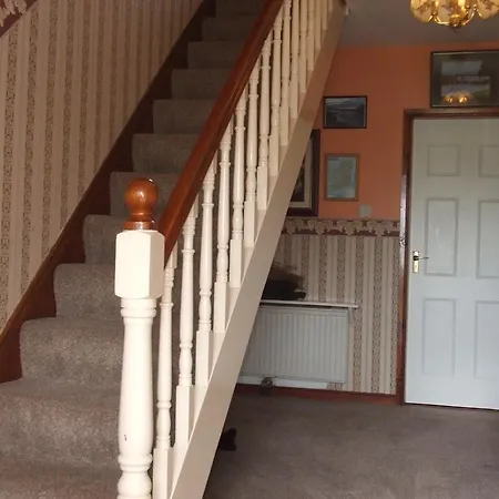 לינה וארוחת בוקר Friary View 3*